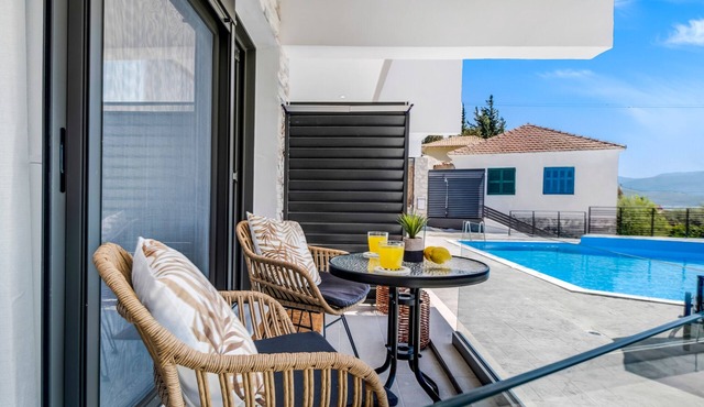Studio Apartment 'Oceanida Thalia Lyxury Suite' with Sea View, Wi-Fi and Air Conditioning in Lefkada