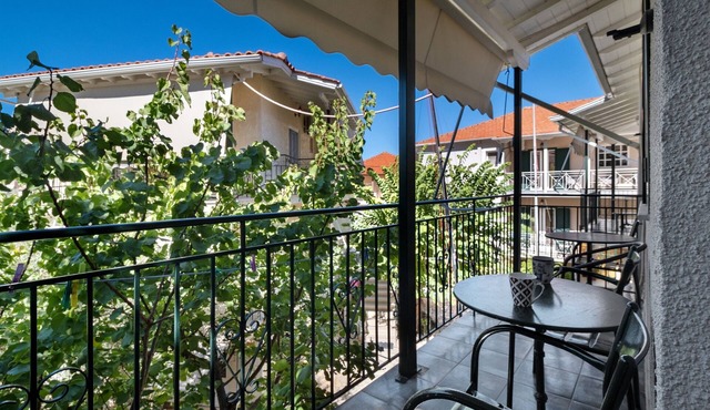 Studio Apartment 'S8' with Sea View, Wi-Fi and Air Conditioning