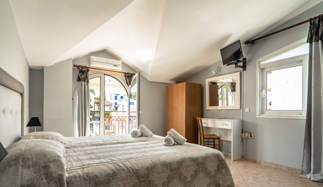 Studio Apartment 'Zois 8' with Shared Garden, Wi-Fi and Air Conditioning