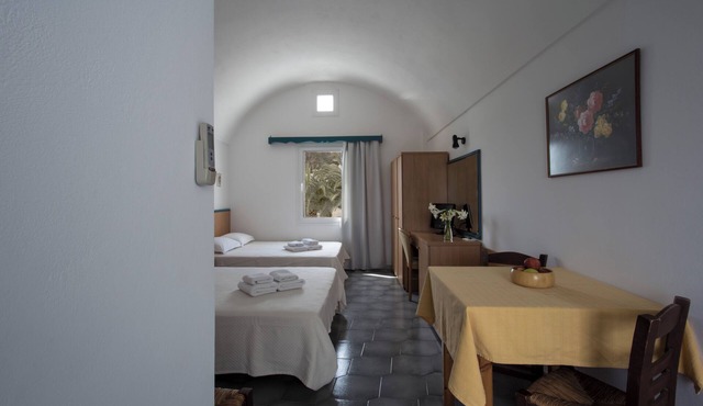Studio in Perissa beach for 4 people in thira