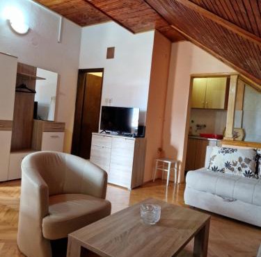 Studio Sanja Tivat ONE ROOM 35m2, 100 m from the beach