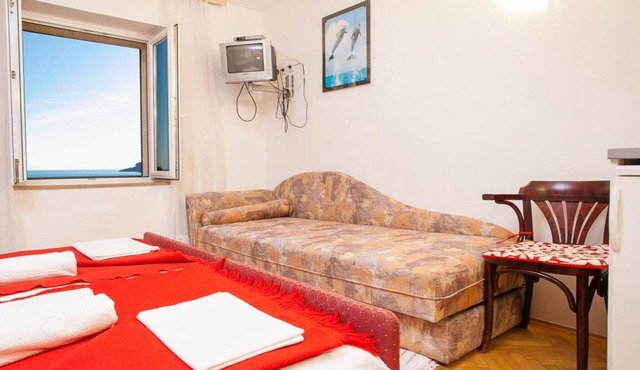 Studio with External Bathroom 2