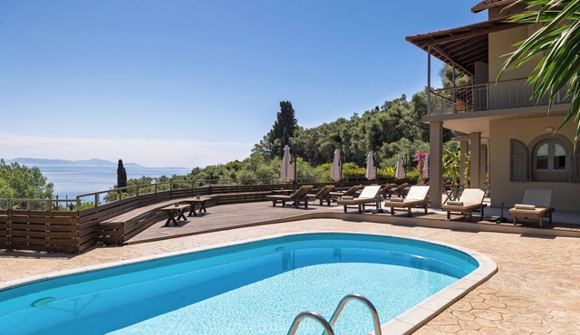 Studio with terrace ground floor and Communal Pool in Corfu