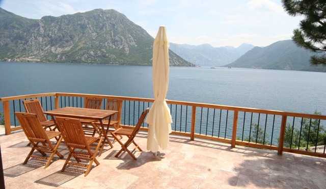 Stunning 3 bedrooms house over looking Perast islands