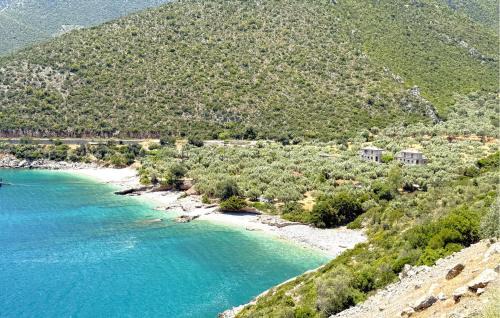 Stunning Home In Astros Arkadias With Wifi in Paralia