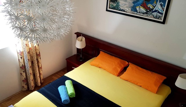 Stylish 2-room apartment - 5 min to the beach & center + parking space