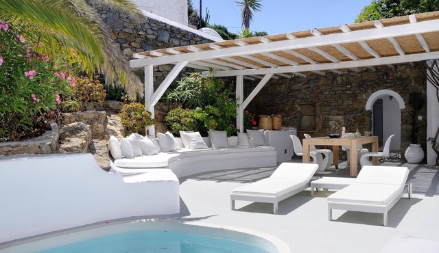 Stylish 5 BR Villa With Superb Views Of The Harbor