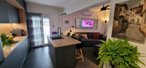 Stylish Olive Tree Garden Apartment in Ano Poli