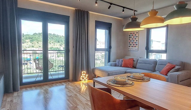 Stylish One Bedroom Apartment