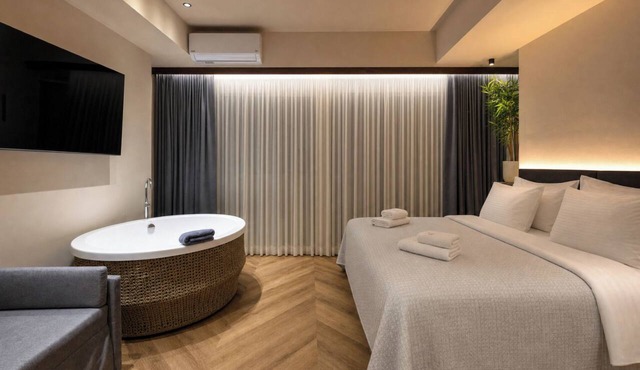 Suite with Spa Bath, Lux Suites Athens