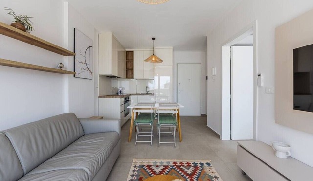 Summer Bliss 1BR Apartment | Lemon Residence by PikHost
