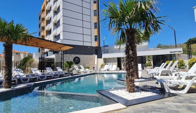 Sun, pool, and beach—your perfect vacation rental