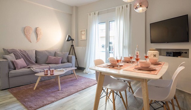 “Sunbow Earth” - One bedroom Cozy new Apt in Dowtown Athens! in Athens