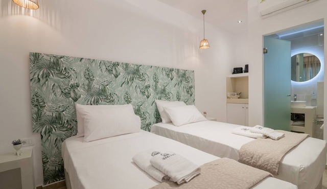Suncourt Lux Rooms