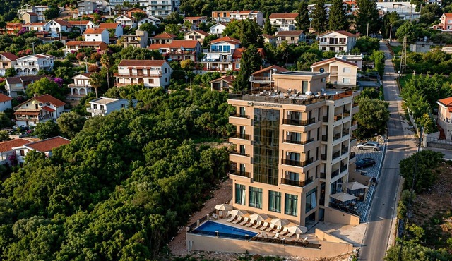 Sunday Dobra Voda - Sea-view Apartment