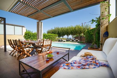 Sunny Exclusive Tria in Hanioti