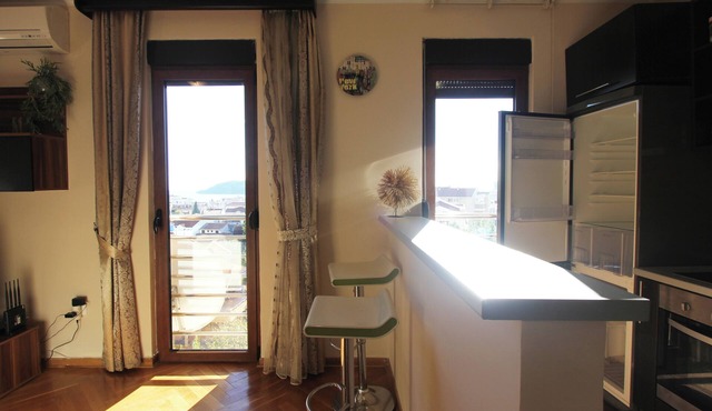 Sunny three-bedroom apartment in Budva