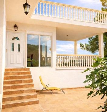 Sunny Villa