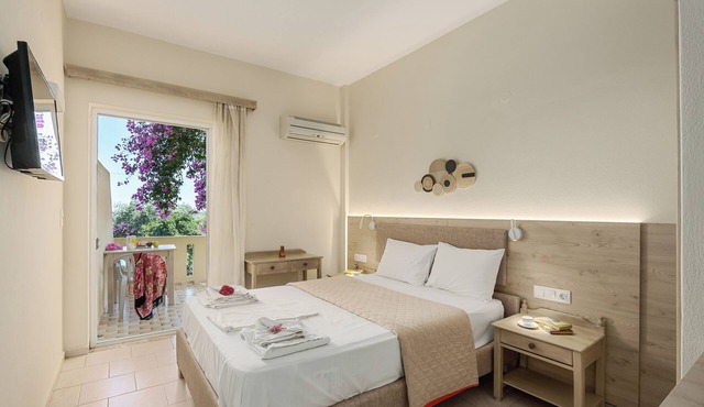Sunrise Hotel & Apartments in Agios Vasileios