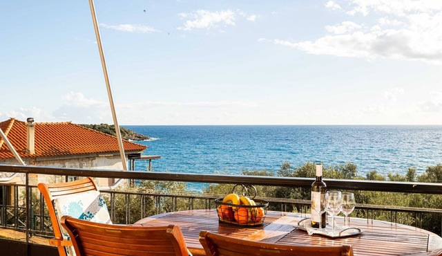 Sunset Serenity - Kardamili Seaside Getaway