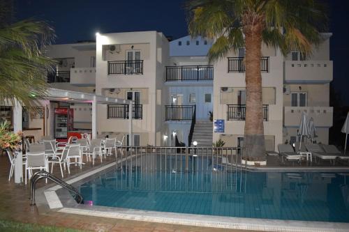 Sunshine Studios & Apartments in Stalís