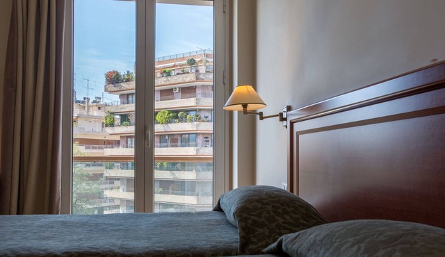 Superb serviced flat for 2 in the heart of Athens with view