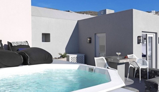 Superior Villa with Plunge Pool and Sea View in Santorini Cyclades