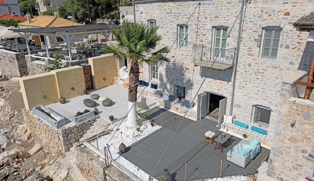 Takis Limeni House
