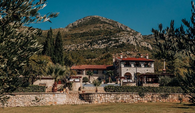 Talici Hill - Rustic Villas