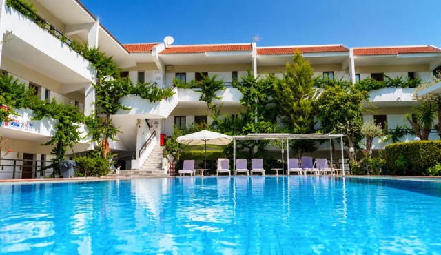 Terinikos Sunny Garden Hotel & Junior Suites