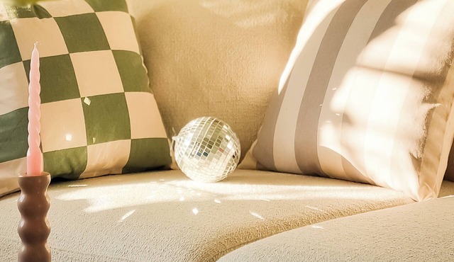 the mirrorbubble: your sunny & dreamy 5th-floor retreat
