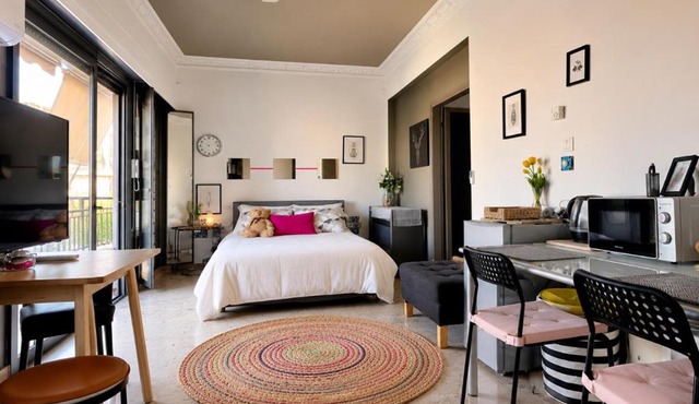 The Spot Urban studio 2 walking distance OAKA Hospitals 20 Min Airport & Center