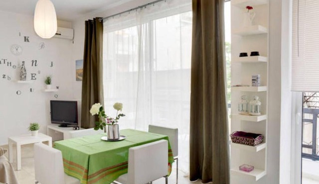 Thelma's Apartment