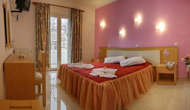 Theofilos Classic Hotel