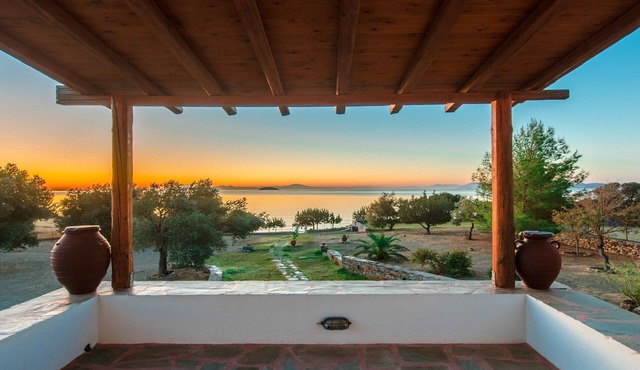 Theonis Villas, 30 meters from the beach