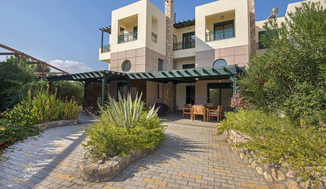 THERETRA KIOTARI VILLAS