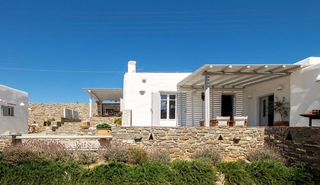 Three independent traditional sea view houses
