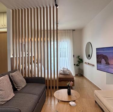 Thymeli Cozy Apartment