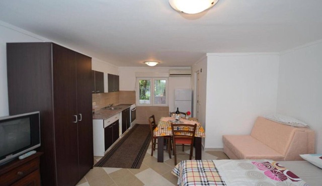 Tivat Bliss Apartments Close to Beach - Studio with Balcony