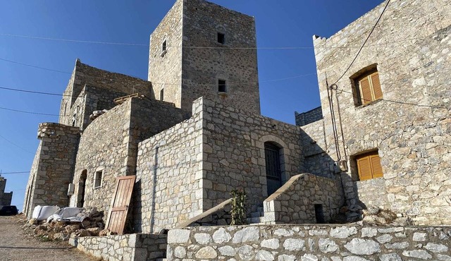 Torre Agetria Episkopē: Experience Inner Mani in a historic tower studio in Stavri