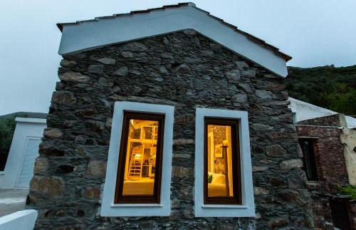 Traditional stone build country house Shale in Kantanos-Selino