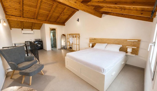 Treehouse Suite and Apartment in Corfu