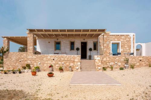Trip's House: εξοχικό σπίτι με θέα στη θάλασσα. in Ambelas