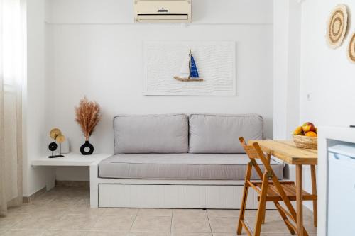 Trouhalos Apartment