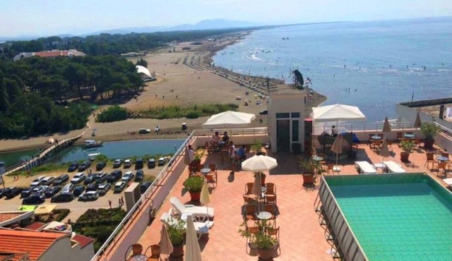 Twin room with sea and Long Beach view terrace