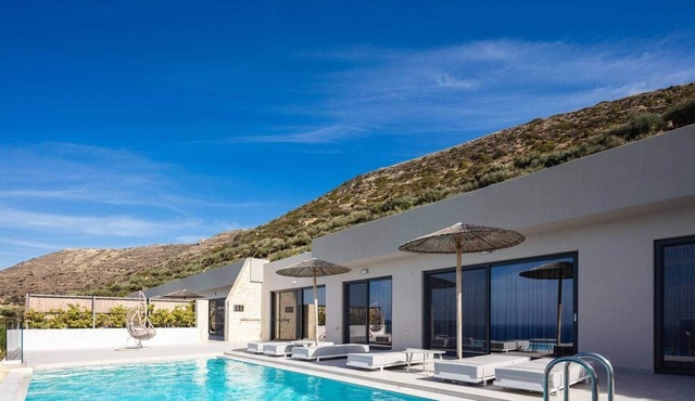 Twin villas, private pools, sea view, luxury in Phalasarna