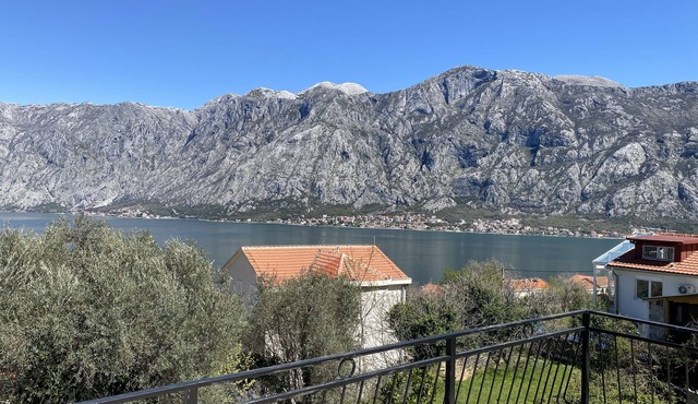 Two Bedroom Apartment with Amazing Views