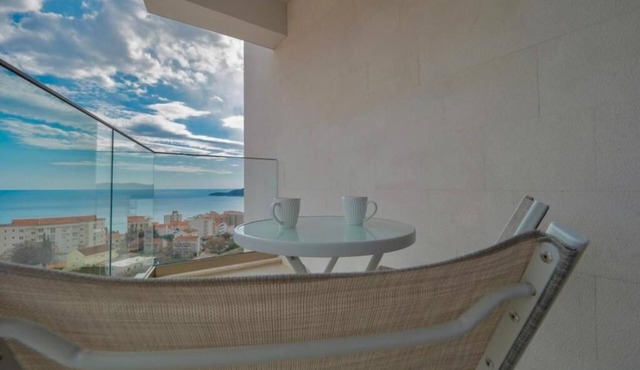 Two bedroom Apartment with sea view Jake