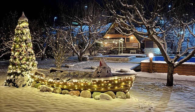 Unique Wooden Bungalows with Pool – Perfect Family Getaway