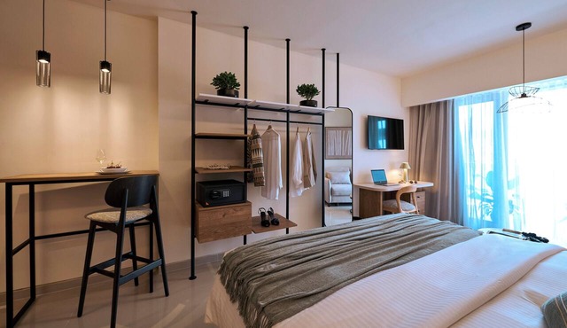 Urban Residence: Stylish comfort in the heart of Piraeus. in Pireas